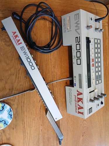 Akai-EWV2000 & EWI1000 Wind Synth